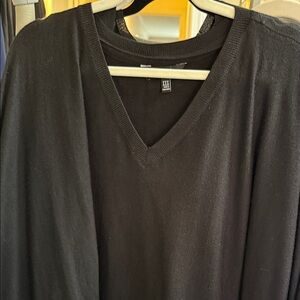 Ulla  Popken OSFA heavy v necked poncho  sweater ball trim on corners cute/warm